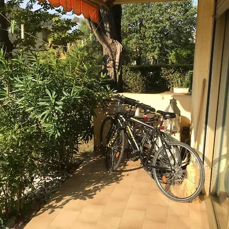 3 With Pool And 4 Min Walk To Sandy Beach *