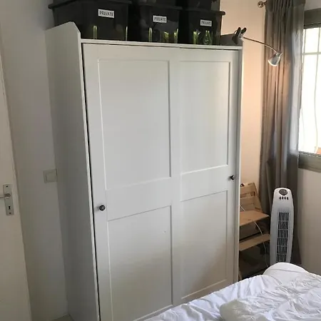 3 With Pool And 4 Min Walk To Sandy Beach
