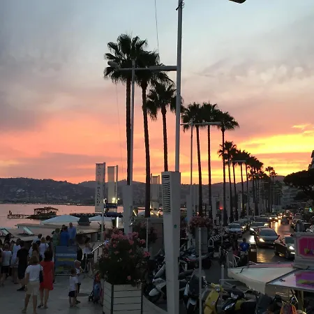 3 With Pool And 4 Min Walk To Sandy Beach 아파트 *